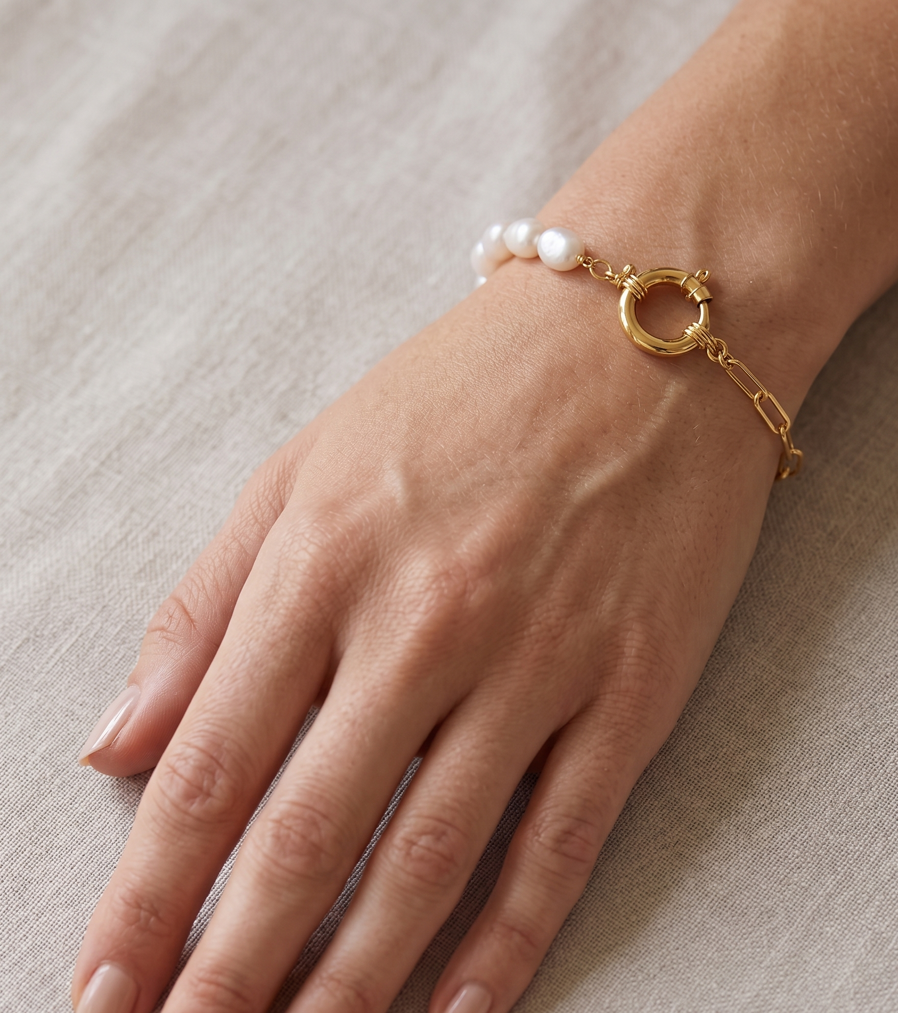 Half pearl half link bracelet