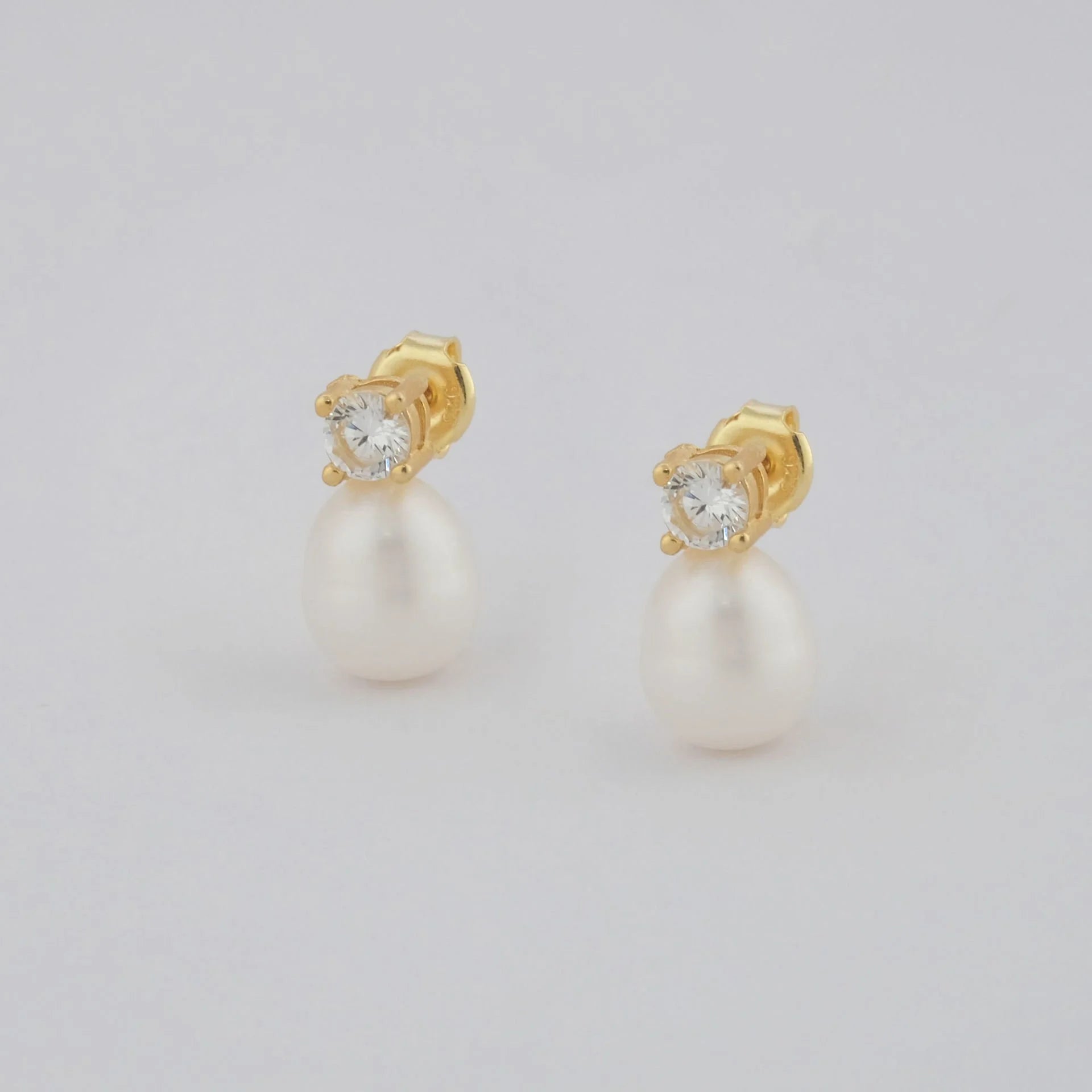 Pearl Spark Zircon Earring