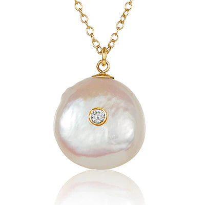 Pearl Pendant Necklace with Sparkling Detail